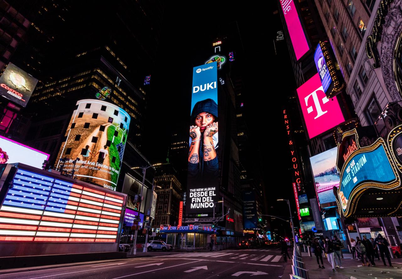 <p>Times Square</p>
